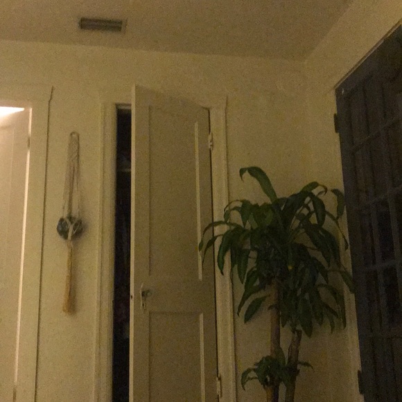 Profile Picture of Quincy Krstic (@quincyyves) on Poshmark