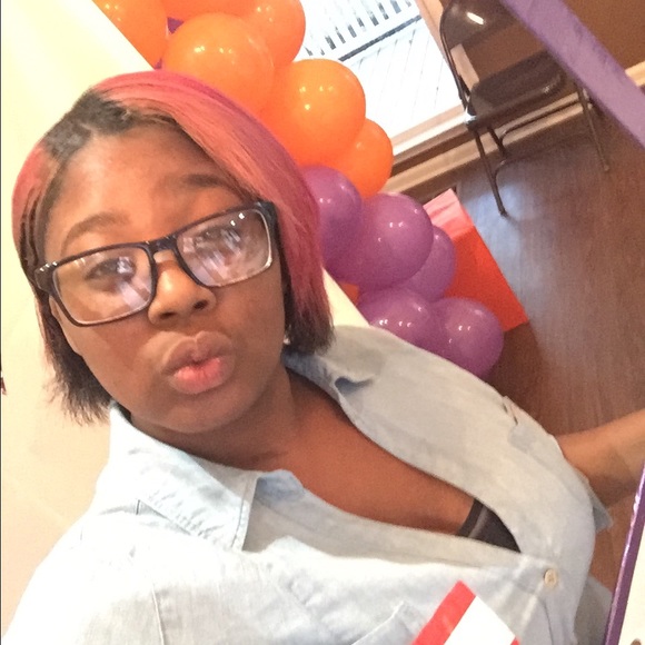 Profile Picture of Takovia Allen (@takovia1) on Poshmark