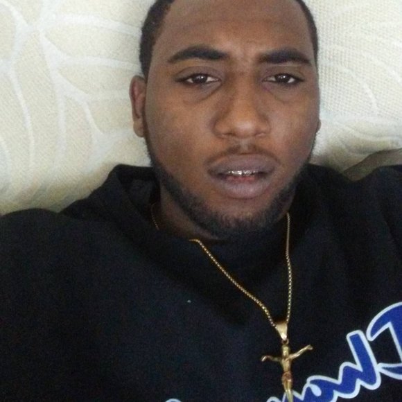 Profile Picture of Davon Holmes (@davonholmes) on Poshmark
