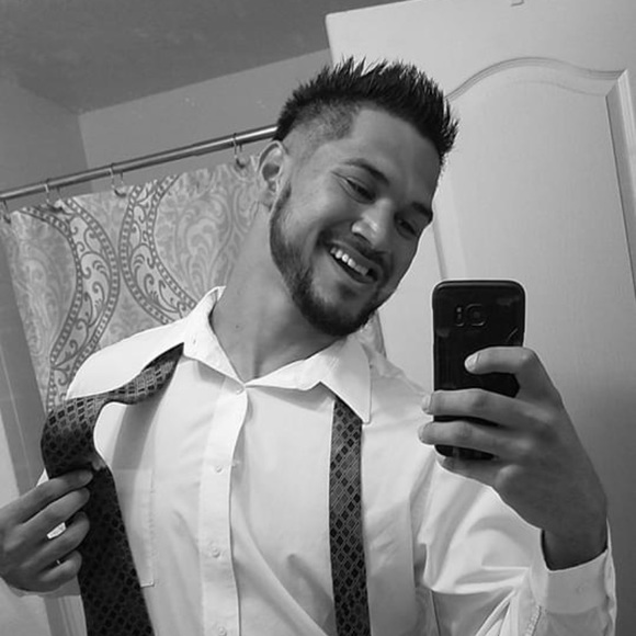 Profile Picture of Sharaf Sharafi (@sharafsharafi) on Poshmark