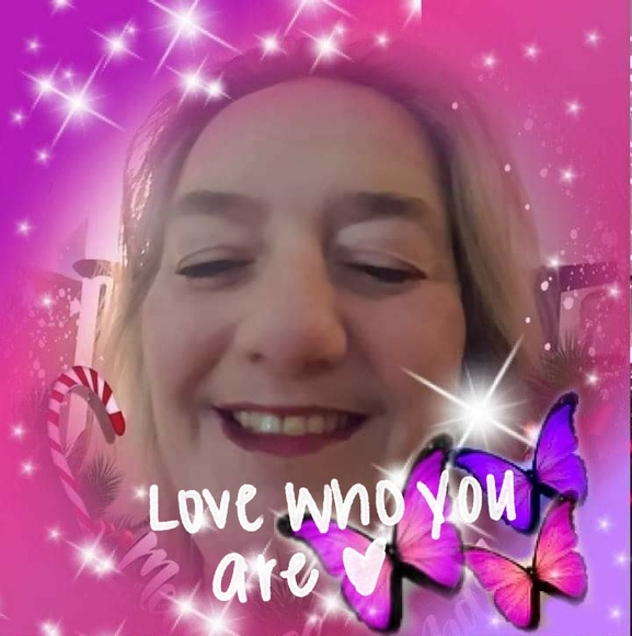 Profile Picture of Renae Healey jacobo (@renaepeaches) on Poshmark