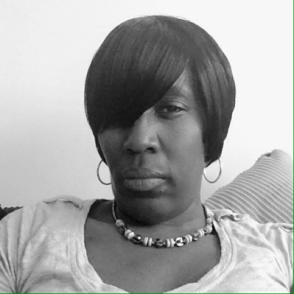 Profile Picture of Tonya Cooke (@tmomey) on Poshmark