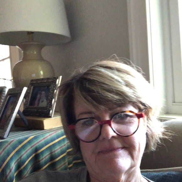 Profile Picture of Jannette Beaugh (@beaugh55) on Poshmark
