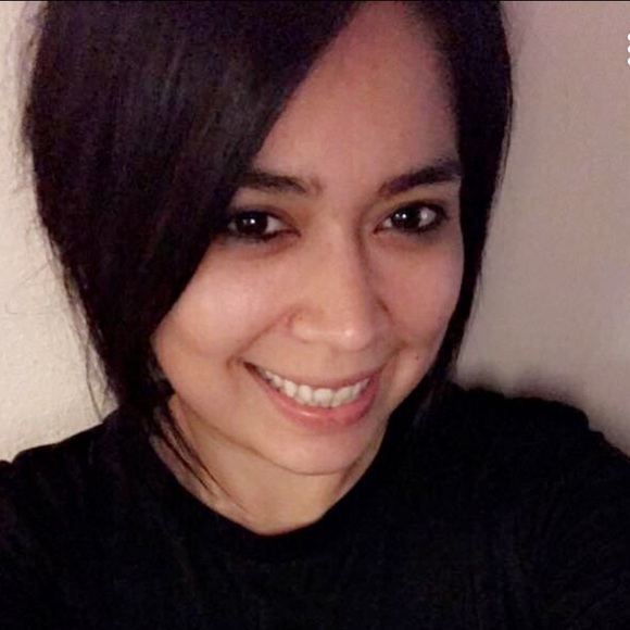 Profile Picture of Brandie Venegas (@bcvenegas) on Poshmark