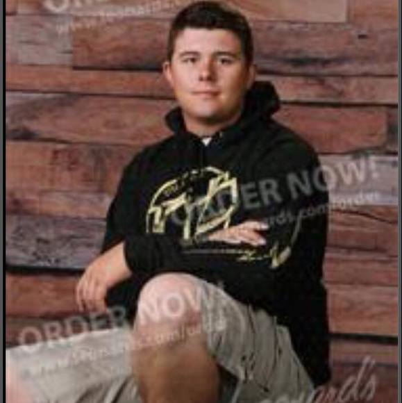 Wyatt Dubiel - Poshmark Profile Picture of Wyatt Dubiel (@dubielt) on Poshmark