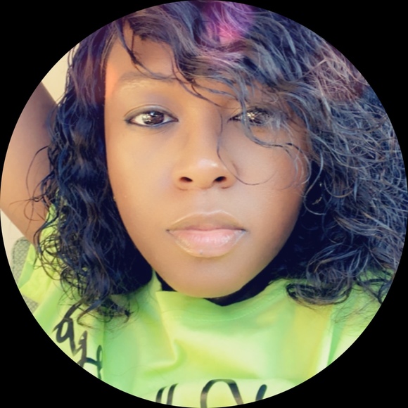 Profile Picture of Cassandra Joseph (@cassyjoseph24) on Poshmark