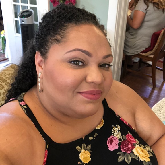 Profile Picture of Danielle Shortridge (@danielle_s561) on Poshmark