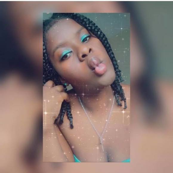 Profile Picture of Prety manou Guillaume (@p_guillaume) on Poshmark