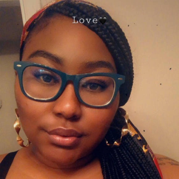 Profile Picture of Nichelle Robinson (@aterrika) on Poshmark
