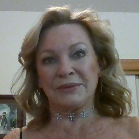 Profile Picture of Beverly Wagner (@bevwagner) on Poshmark