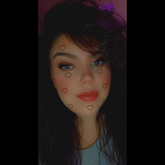 Profile Picture of Morgan Cramer (@morgancramer915) on Poshmark