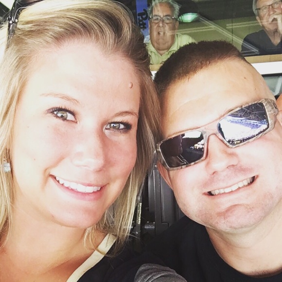 Profile Picture of Ashh Steighner (@ashhcashh13) on Poshmark