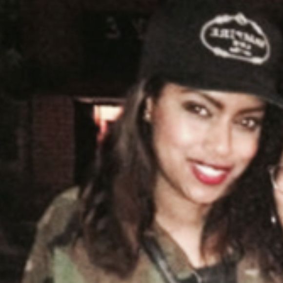 Profile Picture of Feven Woldu (@missfevenw) on Poshmark