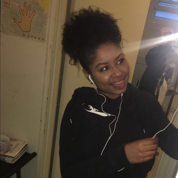 Profile Picture of Jazmin Lora (@jazminlovex3) on Poshmark