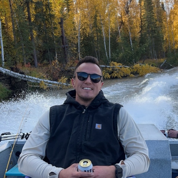 Profile Picture of Victor Demoski (@victordemoski) on Poshmark