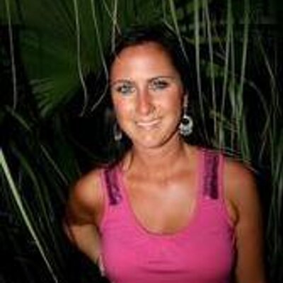 Profile Picture of Taryn Cobb (@bearjinx695) on Twitter