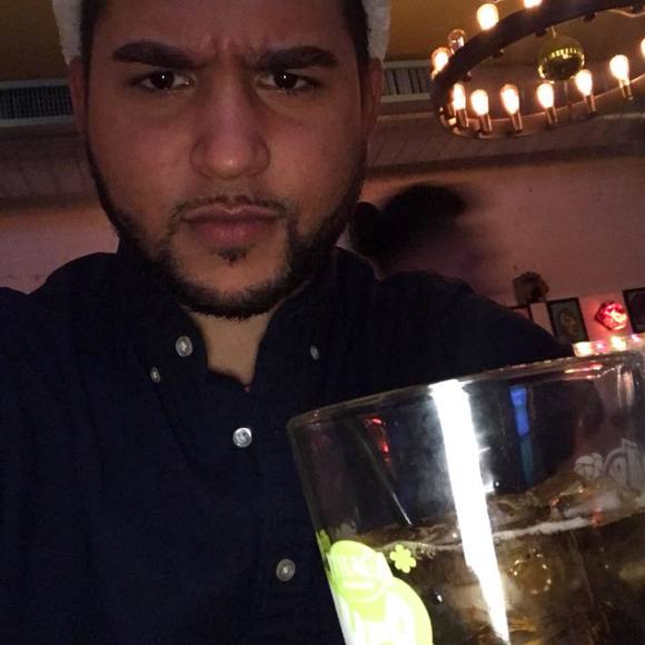 Profile Picture of David Monegro (@dmonegro) on Poshmark