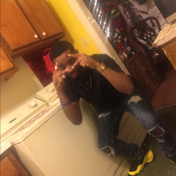Profile Picture of Justin Pender (@juice252) on Poshmark