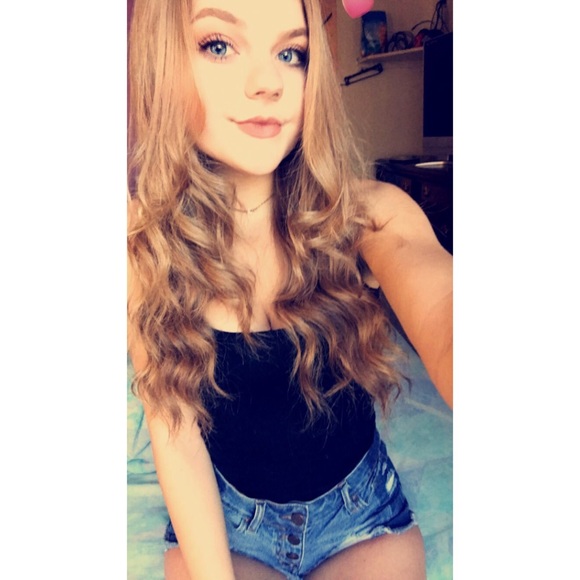 Profile Picture of Madison Helm (@mynameismadi) on Poshmark