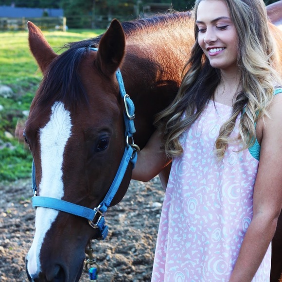 Profile Picture of Clara Andrews (@appaloosa2244) on Poshmark