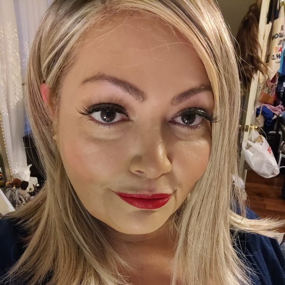 Profile Picture of Ellie Ziebell (@goddess2510) on Poshmark