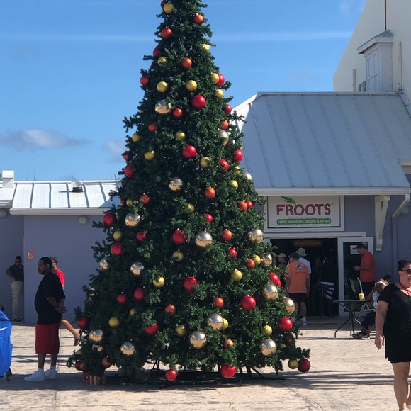 Profile Picture of Bradley Spratt (@bradleyzane) on Poshmark