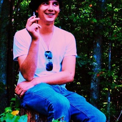 Profile Picture of Eric Forrest Burton (@synesthesium) on Twitter