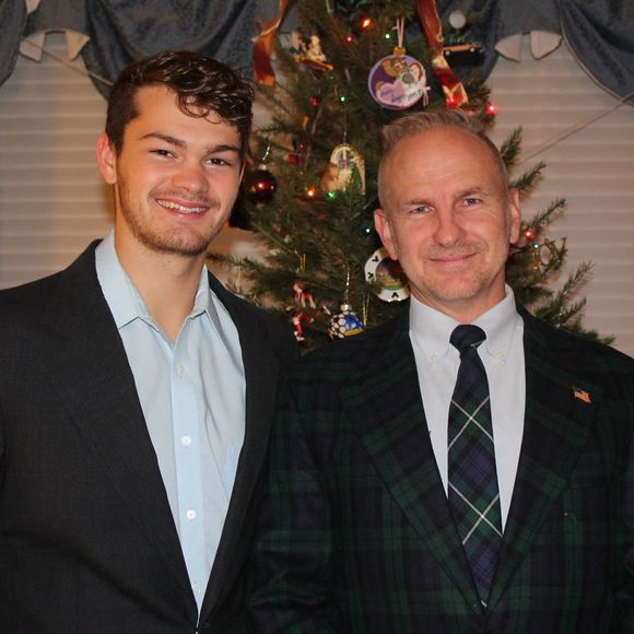 Profile Picture of Daniel Gunter (@dgun11) on Poshmark