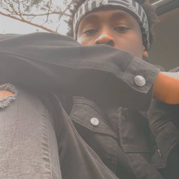 Profile Picture of Edward James (@edwardjames421) on Poshmark