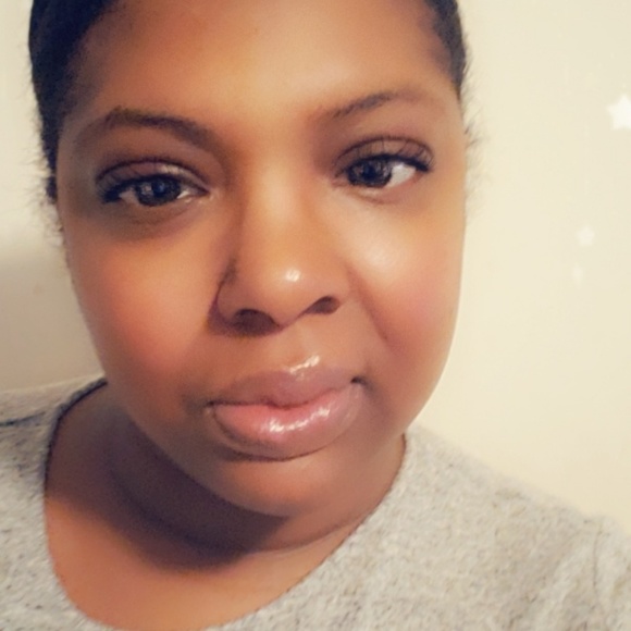 Profile Picture of Shekera Grayson (@shekeragrayson) on Poshmark