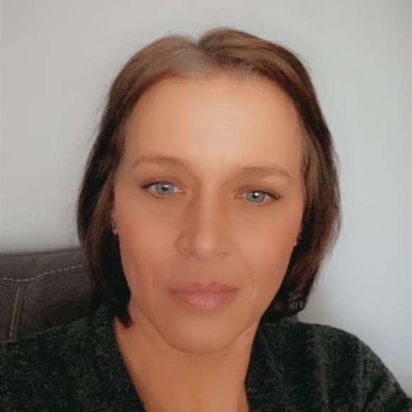 Profile Picture of Kathleen Kellar (@kathleenkellar) on Poshmark