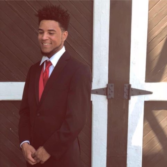 Profile Picture of Christian Hogan (@lilhobo99) on Poshmark
