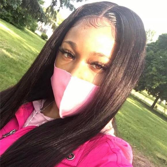 Lonna Davis - Poshmark Profile Picture of Lonna Davis (@lonnabby) on Poshmark