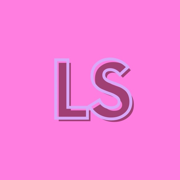 Profile Picture of Lexys Stromeyer (@lexysstromeyer) on Poshmark