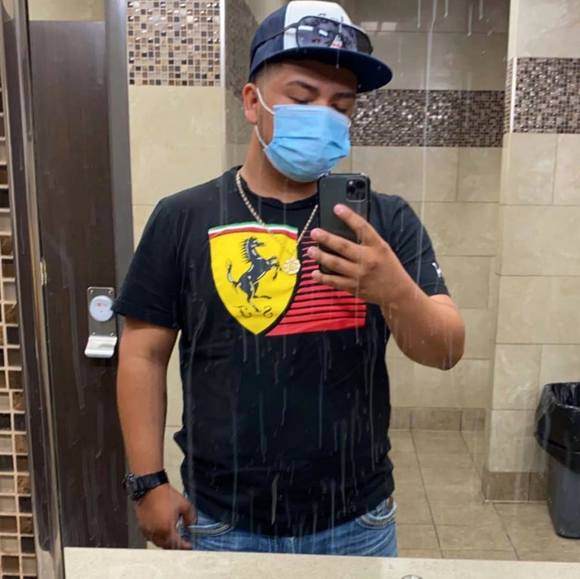 Profile Picture of Daniel Mojica (@daniel_mojica) on Poshmark