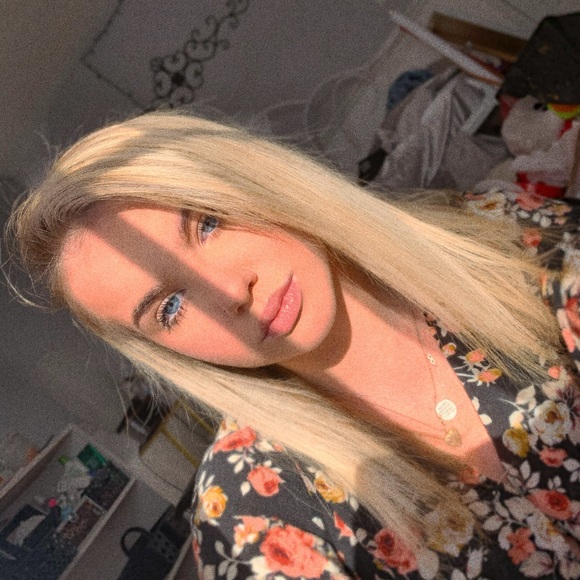 Profile Picture of Hailey Mathis (@haileymathis21) on Poshmark