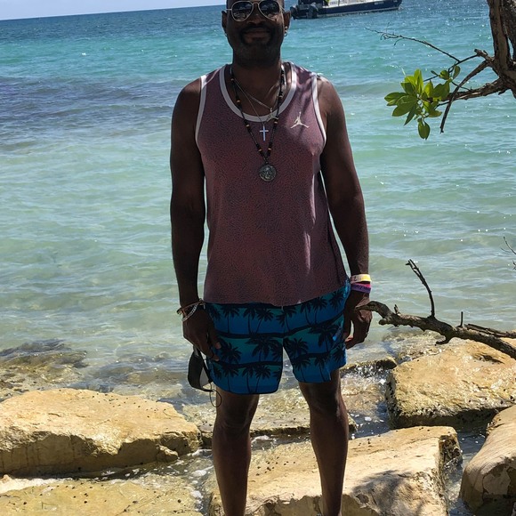 Profile Picture of John Champagne (@cfinancials1) on Poshmark