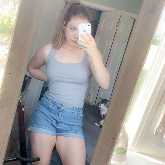 Profile Picture of Jenna Carlson (@jennacarlson252) on Poshmark