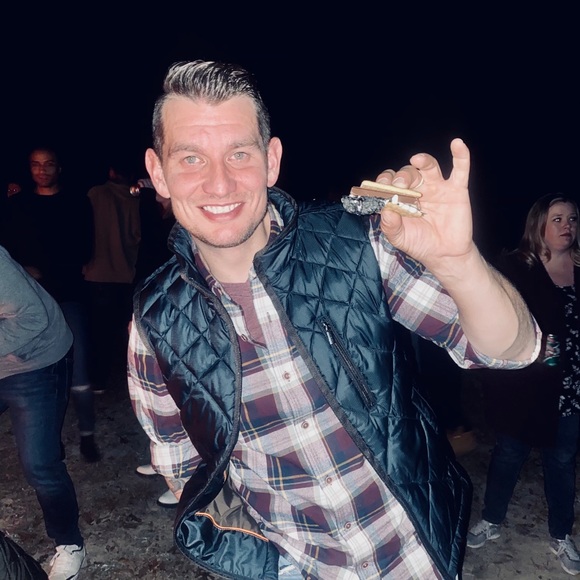 Daniel Worthey - Poshmark Profile Picture of Daniel Worthey (@daniel_worthey) on Poshmark