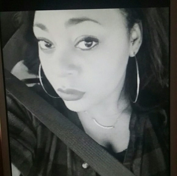 Profile Picture of Cristen Gerron (@priscris) on Poshmark