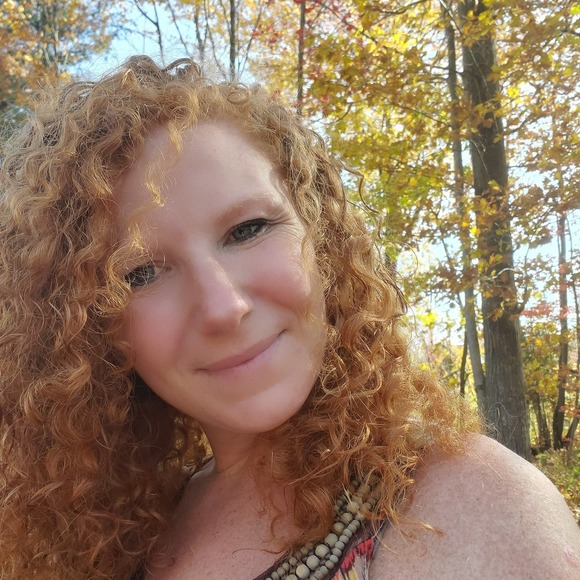 Profile Picture of Leah-anne Carriere (@hns_ginger) on Poshmark