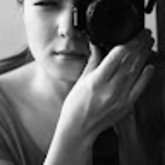 Profile Picture of Anastasiya Yurkevich (@lnsprophoto) on Poshmark