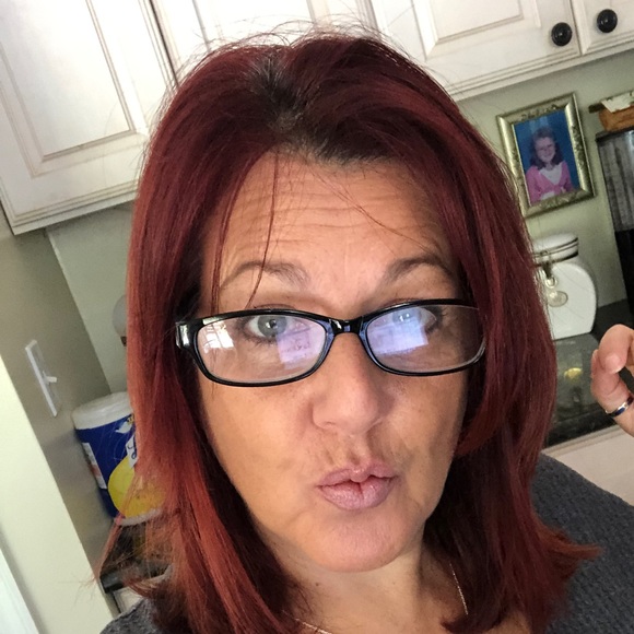 Profile Picture of Fran Lenczewski (@franlen) on Poshmark