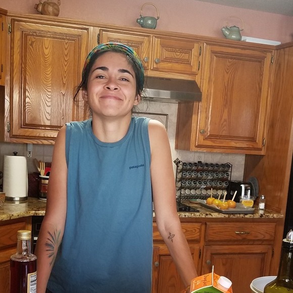 Profile Picture of Renee Robledo (@robledor) on Poshmark