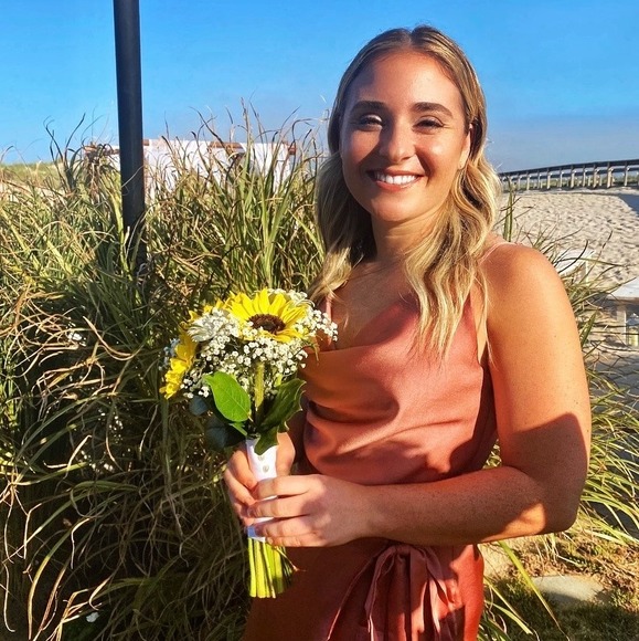 Profile Picture of Nicole Spicuzza (@nicolespicuzza) on Poshmark