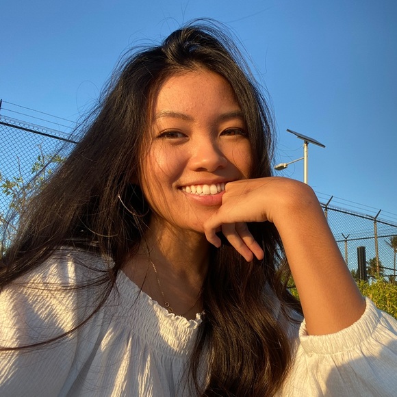 Profile Picture of Kat Cabalar (@katcabalar) on Poshmark