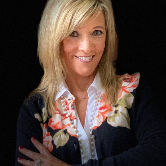 Profile Picture of Kimberly Scudder (@adia1019) on Poshmark