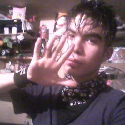 Adan Velazquez - Twitter Profile Picture of Adan Velazquez (@adam_poeticnegr) on Twitter
