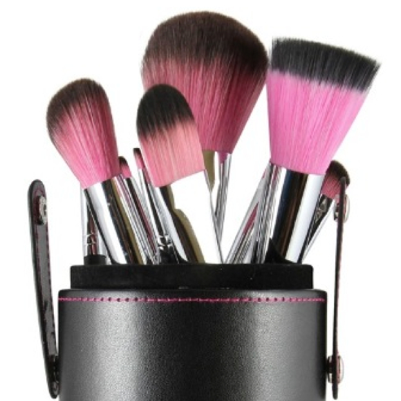 Profile Picture of Stephanie Cetta (@smcetta) on Poshmark