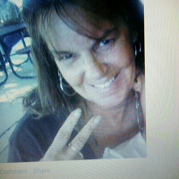 Profile Picture of Sarah Kessack (@sarahsboutique1) on Poshmark